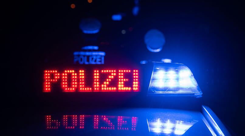 Kronach: Autofahrerin fährt alkoholisiert gegen Hausmauer