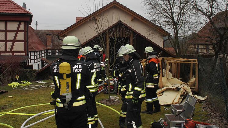 80 Feuerwehrleute waren in Spiesberg im Einsatz.  Foto: Andreas Schmitt