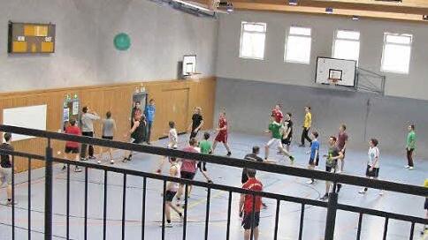 Blick in die Doppelsporthalle der Realschule Ebrach Foto: Walter Hanslok