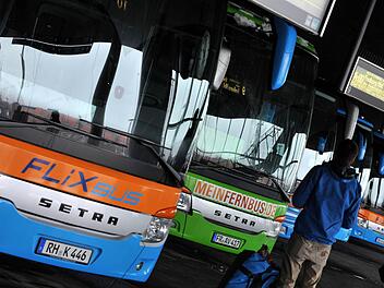Die Gründer von Flixbus haben 2012 am Businessplan-Wettbewerb Nordbayern teilgenommen. Heute zeigt sich der Erfolg ihrer Idee. Foto: Frank Leonhardt, dpa