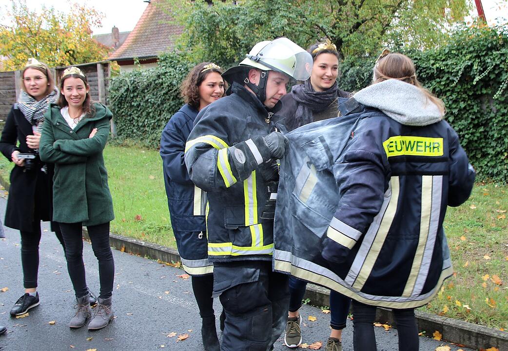Prinzessinnen bei Feuerwehr