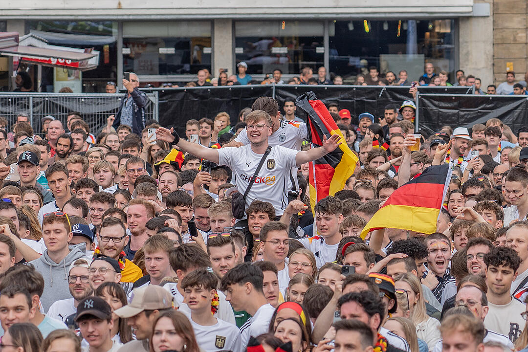 Bamberg feiert ausgelassen den Sieg der Nationalmannschaft auf Fanmeile