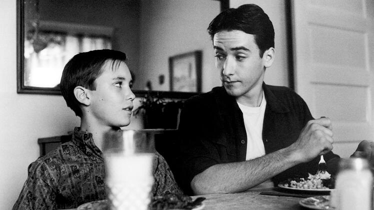 Ein tragisches Ereignis: Gordies (Wil Wheaton, links) &auml;lterer Bruder Denny (John Cusack) kam bei einem Autounfall ums Leben.