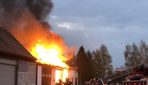 In Weißenburg hat ein Anbau an einer Werkstatt gebrannt