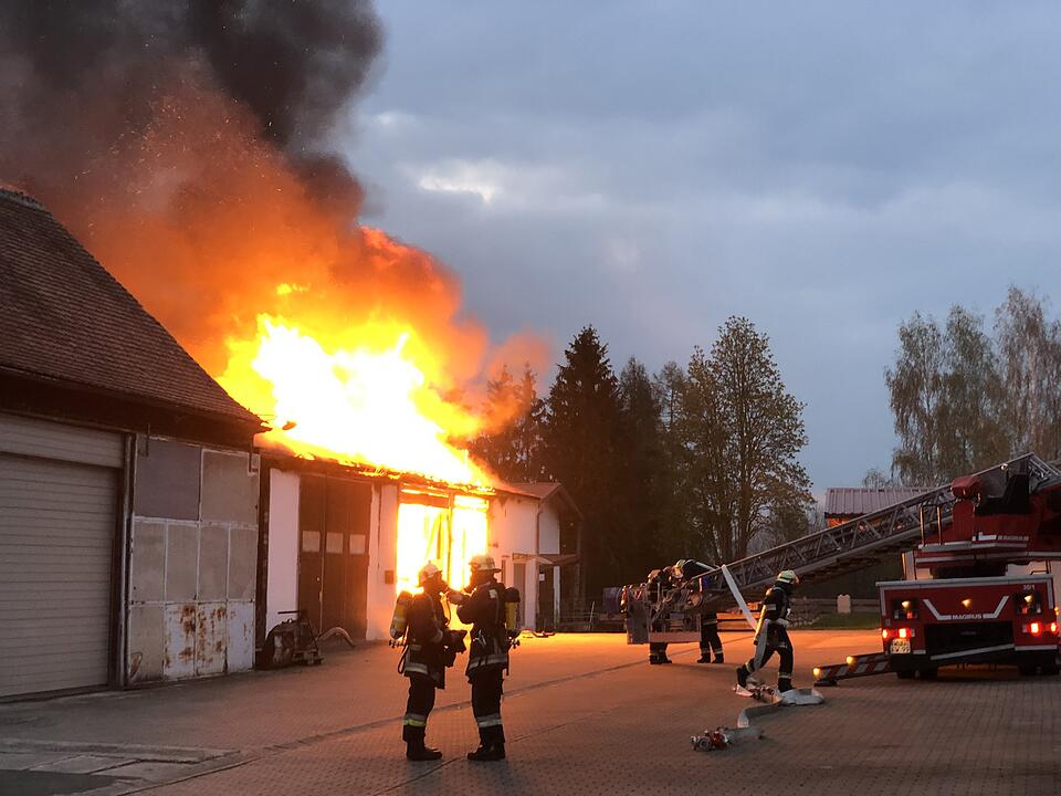 In Weißenburg hat ein Anbau an einer Werkstatt gebrannt