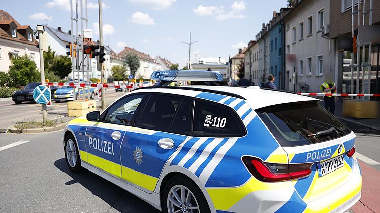 N&uuml;rnberg: Jugendlicher (14) stirbt bei Unfall - Verkehrschaos auf Nordring