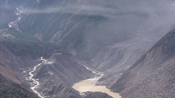 Sturzflut im Himalaya