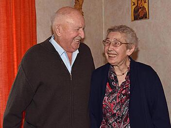Franziska und Eduard Mantel aus Buch feierten eiserne Hochzeit. Foto: Ulrike Langer