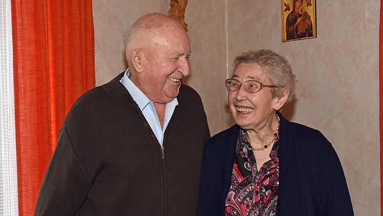 Franziska und Eduard Mantel aus Buch feierten eiserne Hochzeit. Foto: Ulrike Langer