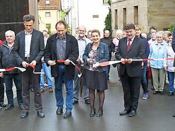 Die Freigabe der sanierten Oberen Marktstraße war ein Festtag für Ludwigschorgast. Foto: Klaus-Peter Wulf
