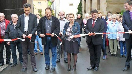 Die Freigabe der sanierten Oberen Marktstraße war ein Festtag für Ludwigschorgast. Foto: Klaus-Peter Wulf