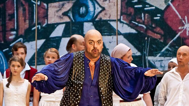 Sein erfolgreiches Debüt bei der "Coburger Sommeroperette" feierte Giorgio Valenta im vergangenen Jahr als Sándor Barinkay im "Zigeunerbaron". Foto: Jochen Berger