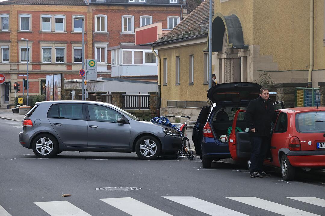 Bamberg: 38-jährige Radlerin bei Wendemanöver schwer verletzt
