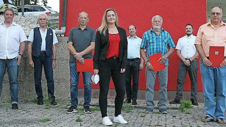 Der SPD-Ortsverein Gehülz hat gewählt und treue Mitglieder geehrt. Mit im Bild auch Bundestagskandidatin Ramona Brehm (vorne, Mitte) und Stadtverbandsvorsitzender Ralf Völkl (Fünfter von links)