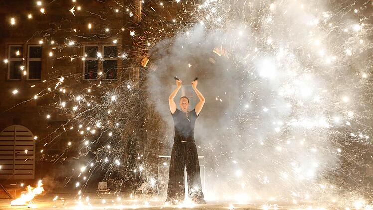Die Feuershow von Detlef Vogt ist ein besonderes Highlight Foto: Matthias Hoch