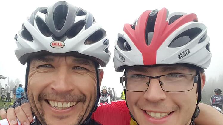 Ein starkes Vater-Sohn-Team: Thomas (links) und Daniel Göpfert. Die beiden Haßbergler nahmen erfolgreich an der "Tour de Kärnten" teil - Daniel zum ersten Mal. Sie bewältigten bei den insgesamt sechs Etappen mit einer Gesamtlänge von 476 Kilometern 7500 Höhenmeter.  Fotos: Ralf Naumann