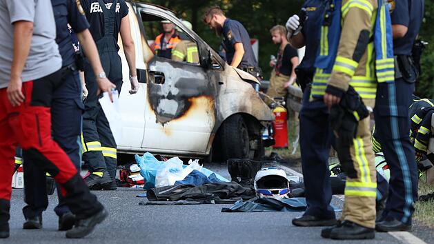 Alzenau: Biker kracht mit Auto zusammen