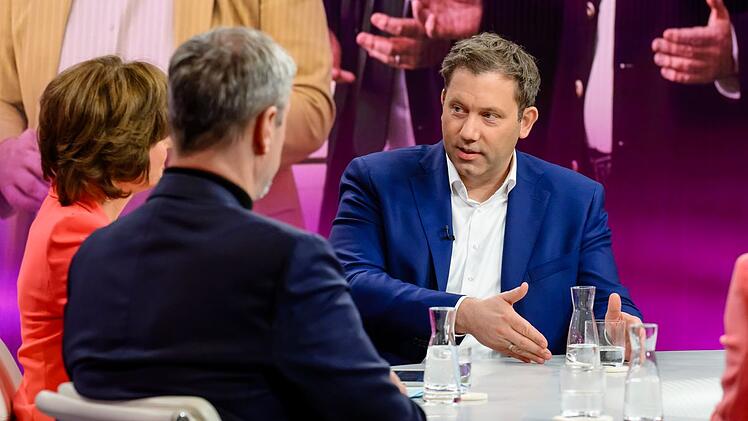Laut SPD-Chef Lars Klingbeil gebe es zwar Einsparmöglichkeiten beim Haushalt, welche das seien, ließ sich der Politiker aber nicht entlocken.