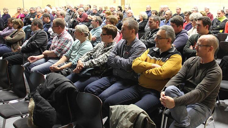 Viele Küpser nahmen an der Bürgerversammlung teil. Foto: Friedwald Schedel