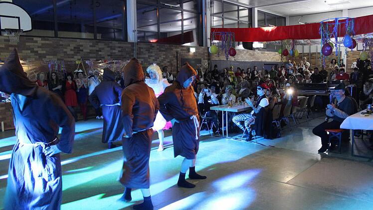 Poxdorfer im Faschingsfieber  Foto: fra-press