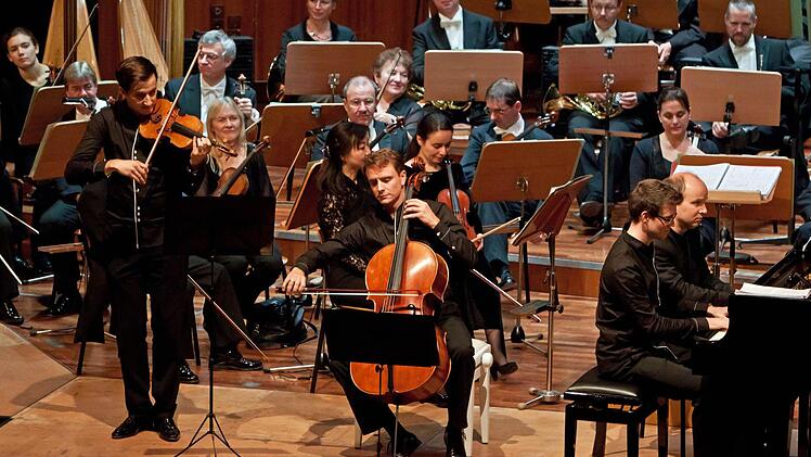 Impressionen vom Sinfoniekonzert des Landestheaters im Coburger Kongresshaus.Foto: Jochen Berger