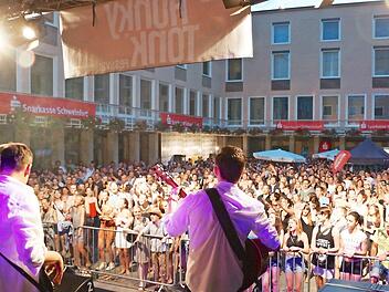 Zum 25. Mal findet in diesem Jahr das Honky-Tonk-Festival in Schweinfurt statt. Das Jubil&auml;um wird am 1. Juli geb&uuml;hrend gefeiert. Gute Musik und viel Spa&szlig; geh&ouml;ren dazu. Foto: Frank Tonat/event-foto-team.de
