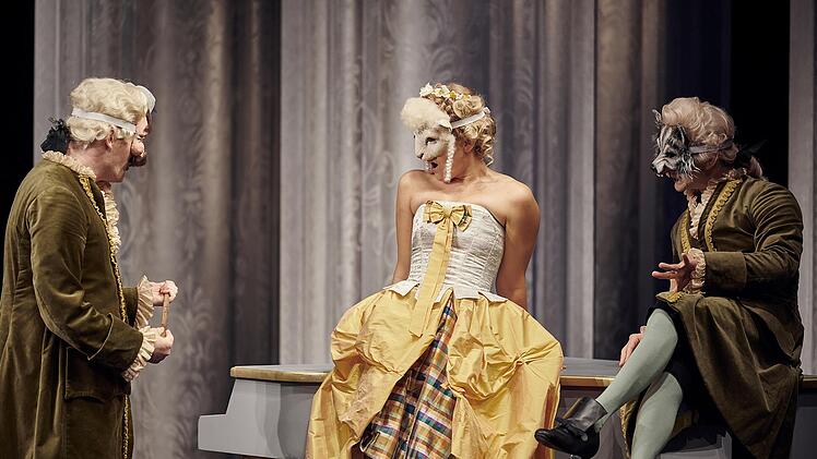 Wildes Treiben, einen Mord, viele Intrigen und noch mehr Mozartsche Musik gibt es am Wiener Hof in der Gastspiel-Aufführung von Peter Shaffers "Amadeus" durch das Euro-Studio Landgraf im Rahmen des Bad Kissinger Theaterrings im Kurtheater am 15. Februar.