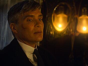 "Peaky Blinders: The Immortal Man" Willkommen zurück, Tommy Shelby: Im Jahr 1940 und inmitten der Kriegswirren muss sich der von Cillian Murphy verkörperte Gangsterboss in "Peaky Blinders: The Immortal Man" (Netflix) seinen eigenen Dämonen stellen.