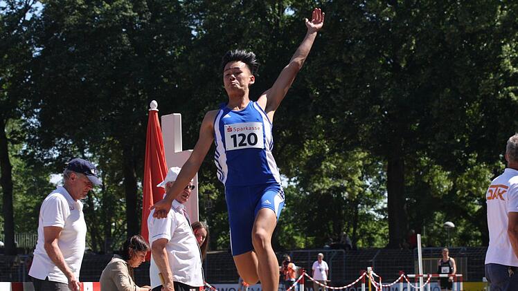 Starke 6,79 Meter reichten dem unterfränkischen Rekordhalter Trung Ngo vom TSV Bad Kissingen in einem hochklassigen Weitsprungwettbewerb der U18 nicht für den Einzug ins Finale.
