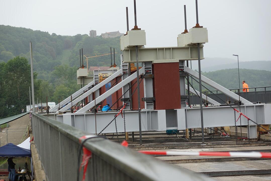 Belastungstest: So viel hält die Saalebrücke aus