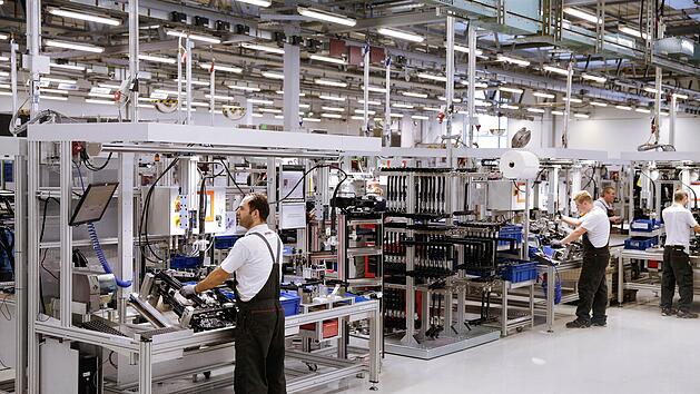 2014 ver&ouml;ffentlichte Brose dieses Foto aus dem Produktionsbereich Sitzsysteme. Damals wurde vermeldet, dass der Bereich ein Umsatzplus von 20 Prozent erwirtschaftet habe. Foto: Brose