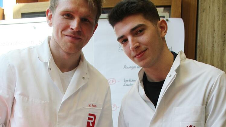 Michael Rauh und Dennis Lopez haben den Brotaufstrich "Spread'n Bread" umweltfreundlich in Gl&auml;ser verpackt.  Foto: Sonny Adam