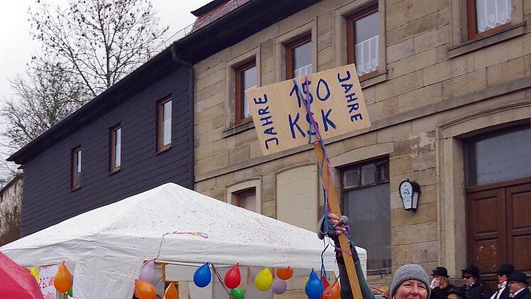 Impressionen vom Gaudiwurm in Friesen. Foto: Heike Schülein