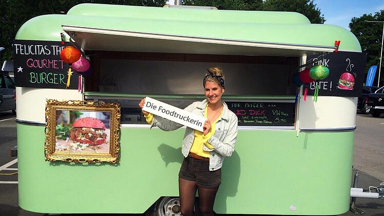 Die Coburgerin Felicitas Then vor ihrem Foodtruck.WeltN24 GmbH