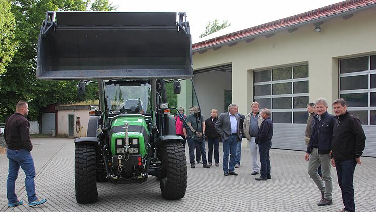 Der neue Traktor für den Bauhof. Foto: Ralf Kestel