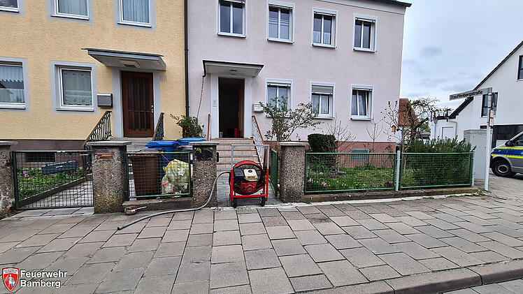 Bamberg: Rauchentwicklung in Wohnhaus in der Gartenstadt: Nachbarn alarmieren Feuerwehr Bamberg