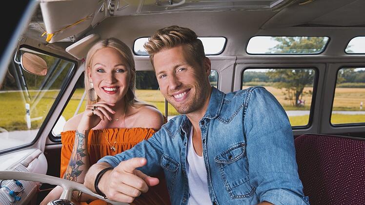 Auch im "Schlagerbulli" (SAT.1) wurde unter Evelyn Weigert und Maximilian Arland viel gesungen.