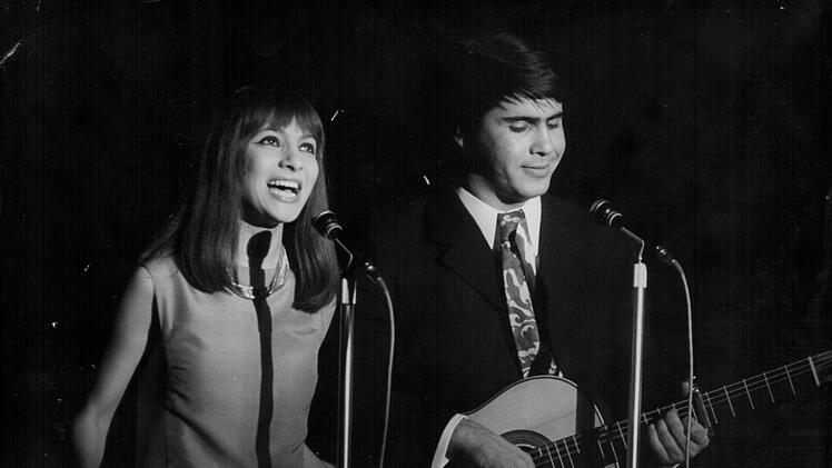 Zun&auml;chst feierte sie als Solok&uuml;nstlerin Erfolge, gemeinsam mit Ehemann Abi wurde Esther Ofarim Mitte der 60er-Jahre zu einem echten Popstar.