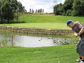 In freier Natur und bei fast jedem Wetter: Golf auf der Anlage in Maria Bildhausen. Foto: Maria Bildhausen