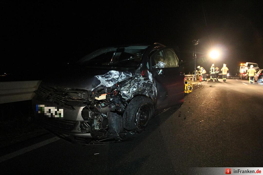 Sechs Verletzte nach Kollision auf der B470