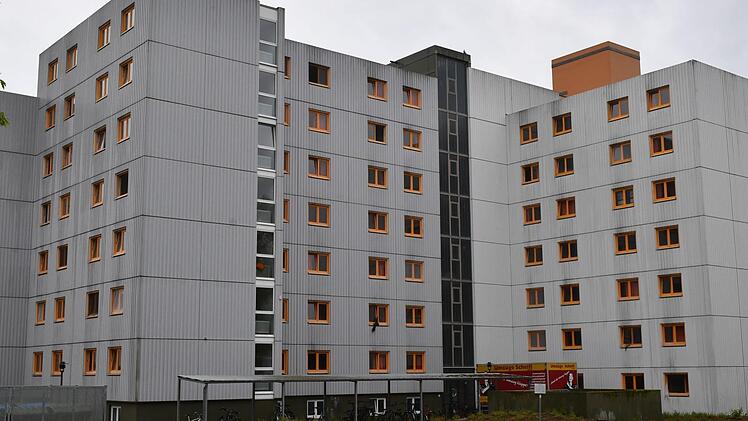 Eines von drei Häusern des Pestalozzi-Studentenwohnheims wird  für einen Neubau abgebrochen. Was sind die Konsequenzen für den heiß gelaufenen Bamberger Wohnungsmarkt? Ronald Rinklef