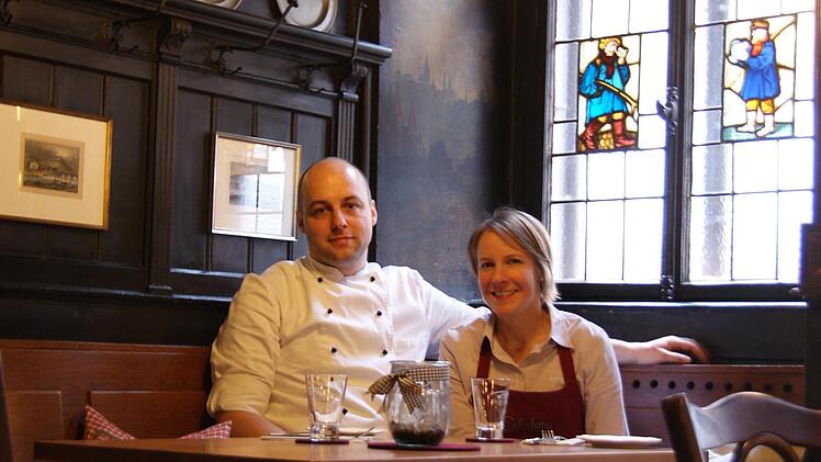 Christian und Stefanie Hippler freuen sich über die erneute Erwähnung im Guide Michelin mit dem "Bib Gourmand".  Foto: Julia Fritsch