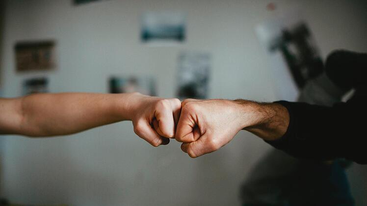 In Zeiten des Coronavirus ist es wichtig, zusammenzuhalten. Symbolfoto: Markus Spiske/pexels.com