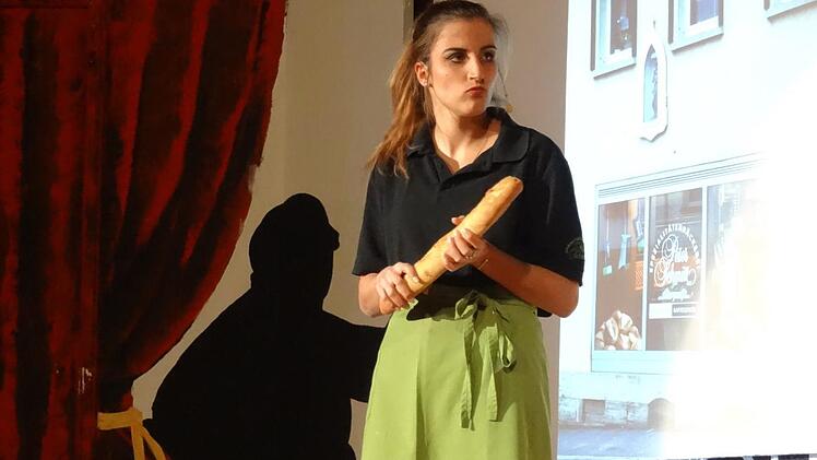 Durch beherztes Zuschlagen mit dem Baguette wird der Überfall beendet. Foto: Pierre Strecker