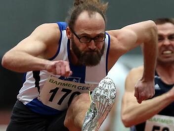 Jan Schindzielorz holte sich am Wochenende in Erfurt den deutschen Hallen-Titel in der Altersklasse M35 über 60 Meter Hürden.  Foto: Bernd Schindzielorz