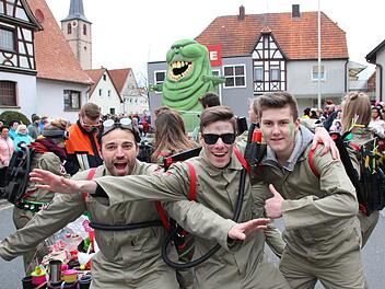 Geisterjäger der Freiwilligen Feuerwehr Steinach beim Faschingszug durch den Ort. Foto: Benedikt Borst