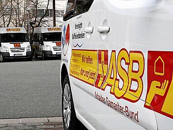 Viele ehrenamtliche Mitarbeiter von ASB und BRK k&ouml;nnen nicht an Eins&auml;tzen teilnehmen, weil sie daf&uuml;r nicht von der Arbeit freigestellt werden w&uuml;rden.  Foto: Josef Hofbauer/CT-Archiv