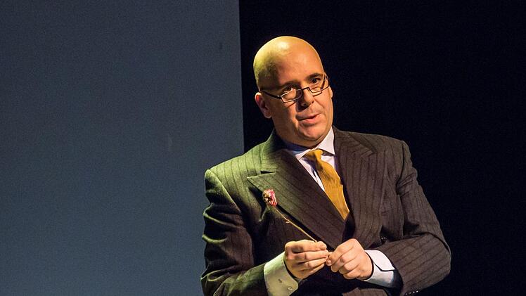 Sascha Mai (rechts) und MArco A. Cruz Otero gestalteten einen bemerkenswerten Liederabend im Coburger Theater in der Reithalle.Foto: Jochen Berger