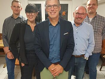Der neue Vorstand des FC Bad Brückenau (von links): Kassier Nick Übelacker, Marketingbeauftragte Bettina Diegelmann, Vorsitzender Stefan Richter, Abteilungsleiter Fußball Heribert Jakobsche und Markus Rüttgers, Abteilungsleiter Handball.