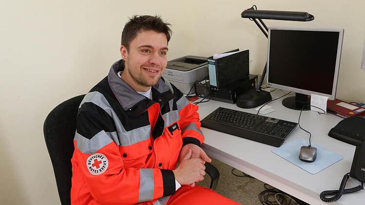 Das wird von den Krankenkassen so vorgegeben, die letztendlich die Arbeit des Rettungsdienstes bezahlen müssen.